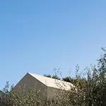 Вилла Modern Seafront Steps From The *