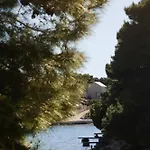Вилла Modern Seafront Steps From The