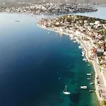 Вилла Modern Seafront Steps From The *