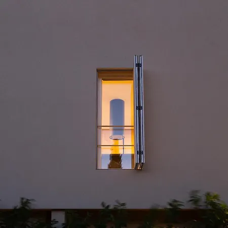 Modern Seafront Steps From The Villa *