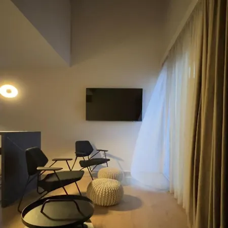 Modern Seafront Steps From The רוגוזניצה