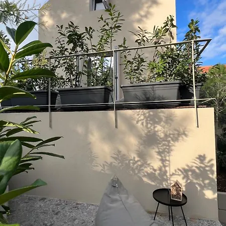 Modern Seafront Steps From The רוגוזניצה