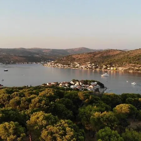 Modern Seafront Steps From The רוגוזניצה