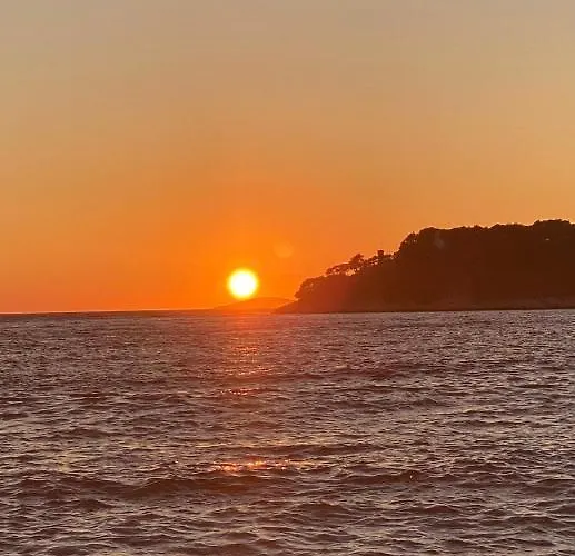 Modern Seafront Steps From The Willa Rogoznica (Sibenik-Knin)
