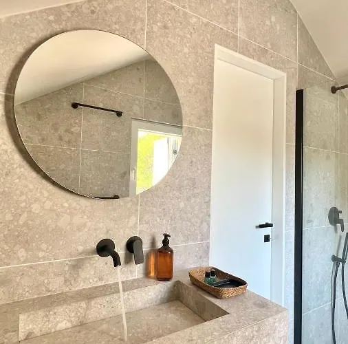 Willa Modern Seafront Steps From The *