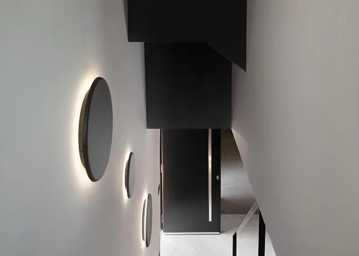 Modern Seafront Steps From The Willa