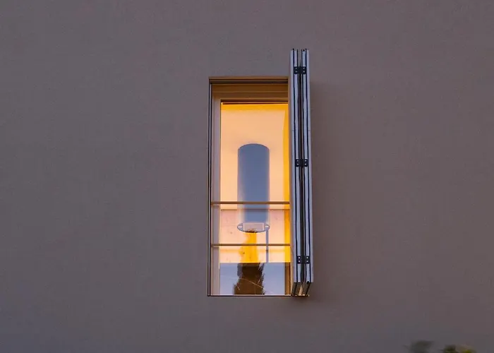 Modern Seafront Steps From The Willa *