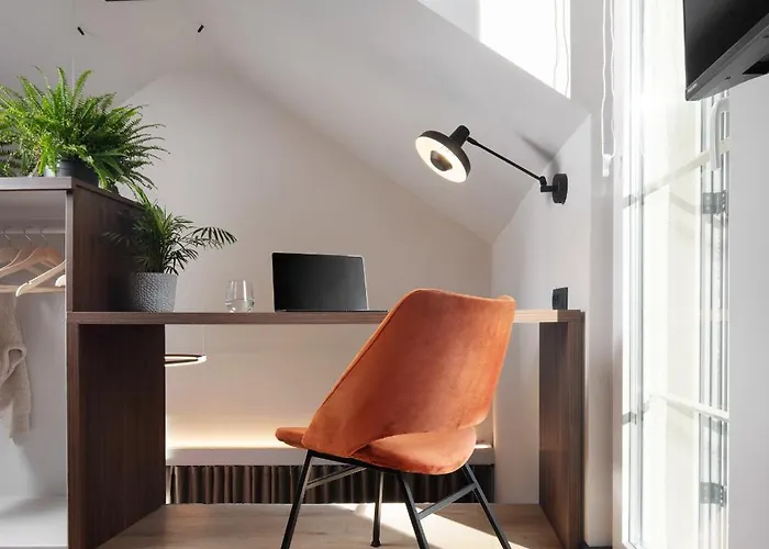 Modern Seafront Steps From The Willa *