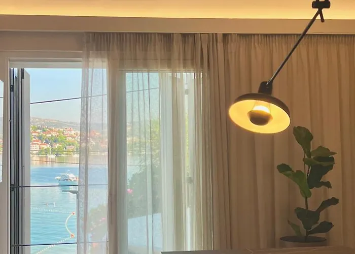 Modern Seafront Steps From The Willa Rogoznica (Sibenik-Knin)