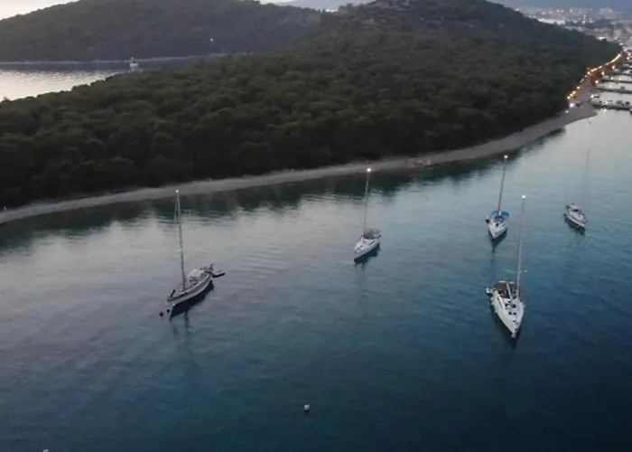 Villa Modern Seafront Steps From The *