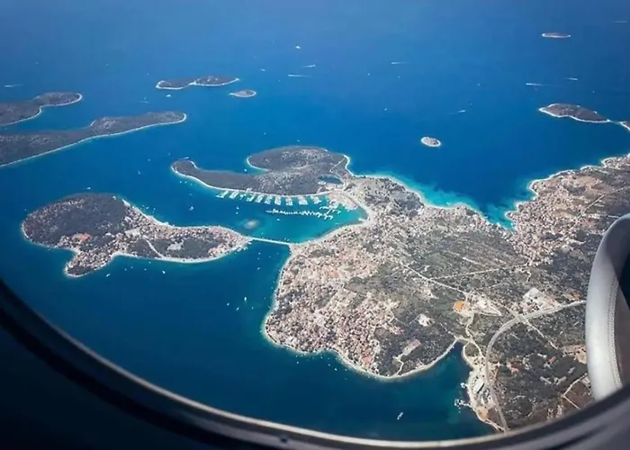 Villa Modern Seafront Steps From The *